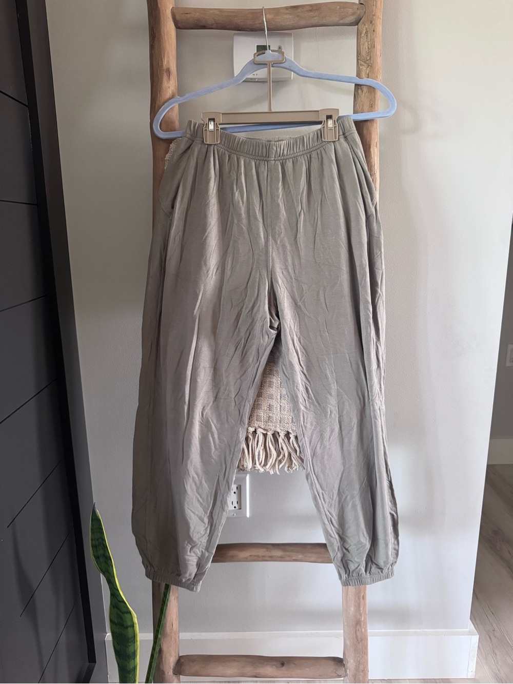 🤍 BeCalm Oversized Mid-Rise Pants — Warm Ash Grey | XS